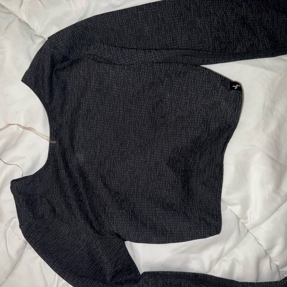 Women's Black athletic long sleeve shirt. -M